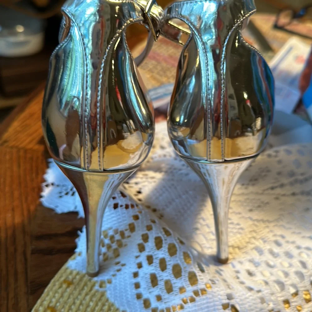BCBGeneration size 8 dressy Silver Ankle Strap Dress Sandals - Picture 5 of 10